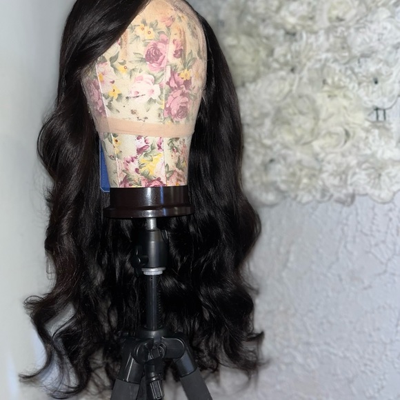 Hd Lace Wig - Picture 5 of 6